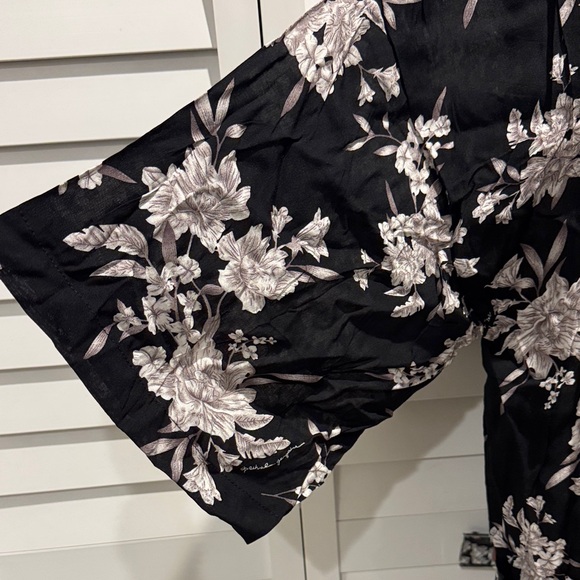 Spiritual Gangster Black and White Floral Kimono - Picture 5 of 13